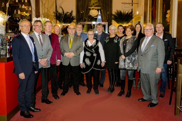 Gruppenfot Jubilare 2017 MEYER-JUMBO